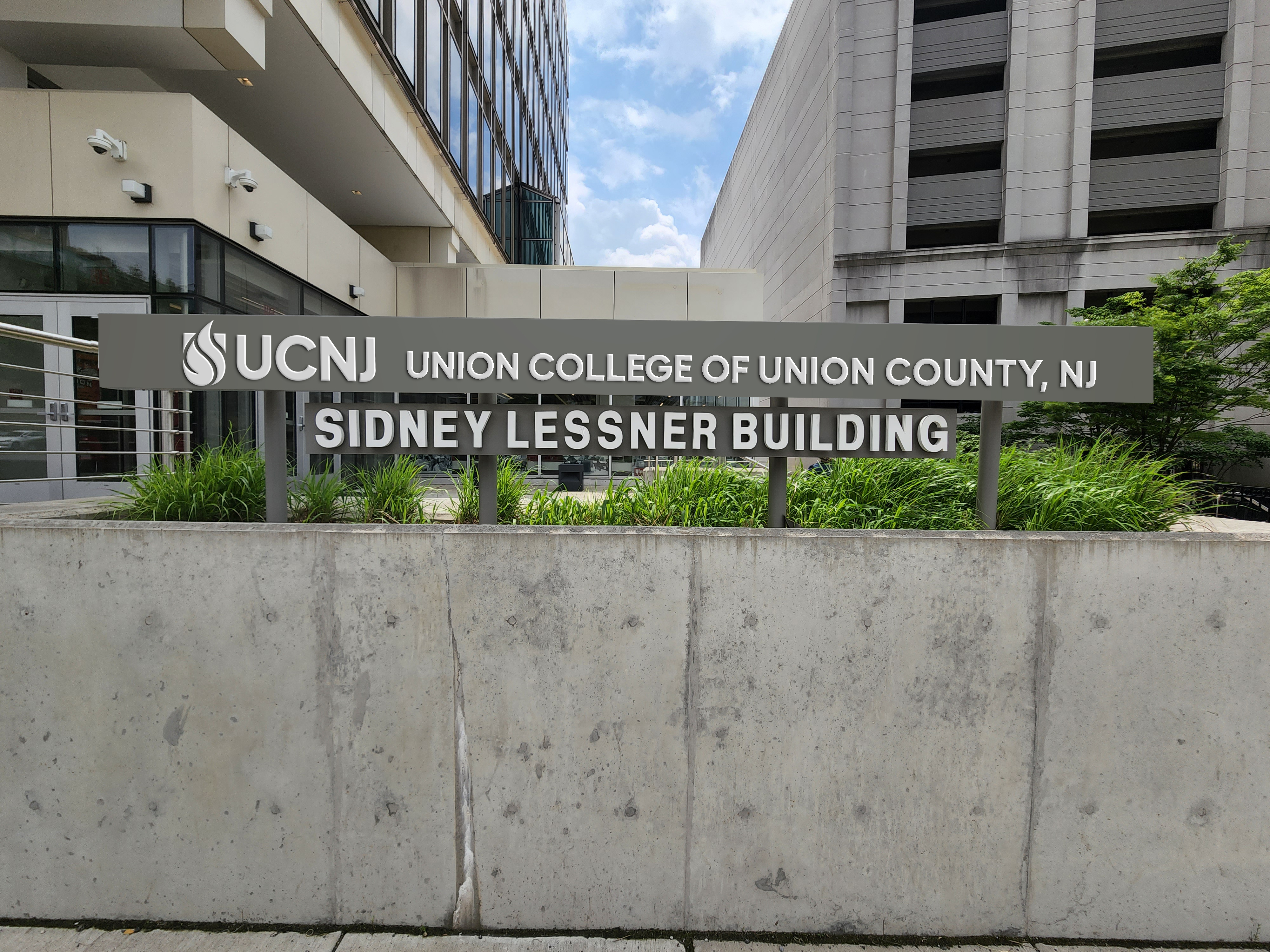 Picture of the Elizabeth Campus building sign.